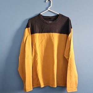 GAP Men's Long Sleeve Shirt in Yellow and Black